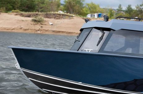 Стекла кабины Realcraft 600 Cabin - электрический дворник водителя
